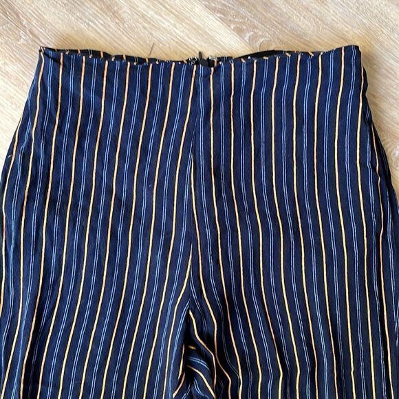 Lulus Navy Campbell Striped Cropped Pants. Size Medium - Picture 10 of 13